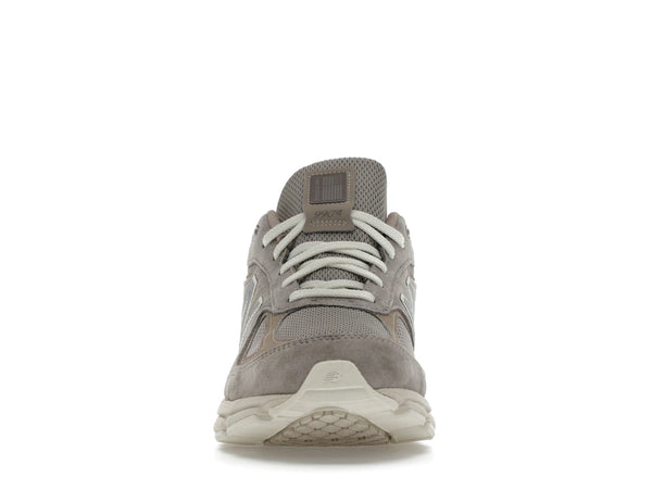 New Balance 990v4 MiUSA Kith Moonrock