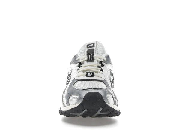 New Balance 204L Silver Metallic Black