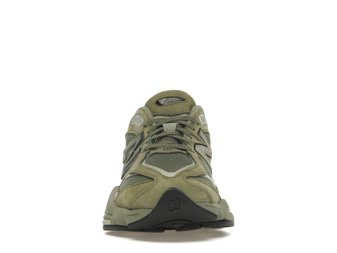 New Balance 9060 Dunkeloliv