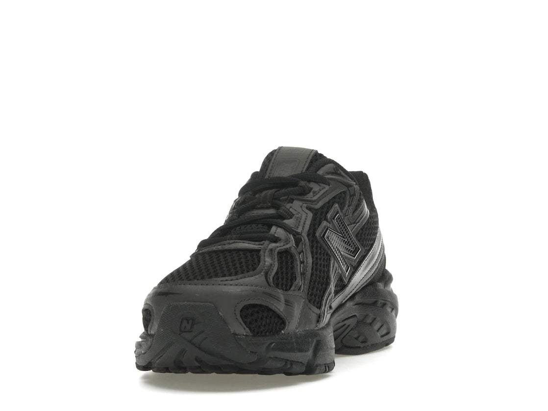 New Balance 740 Triple Black