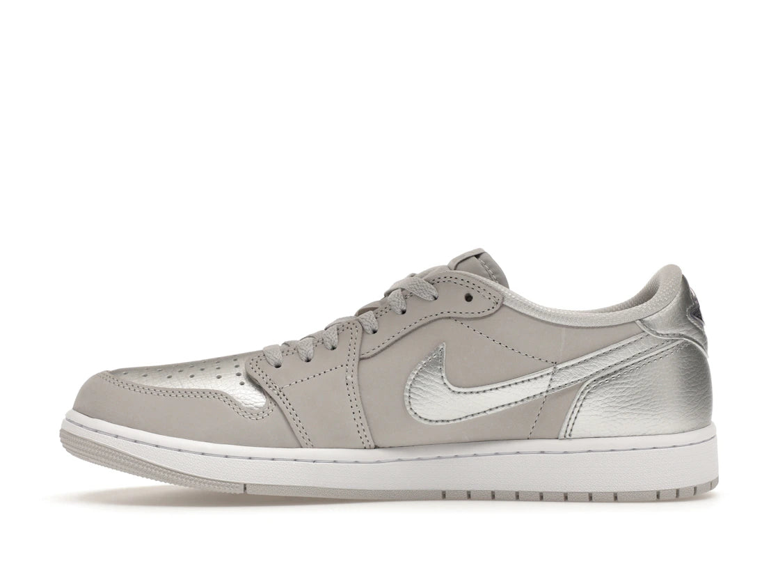 Jordan 1 Low OG Metallic Silber