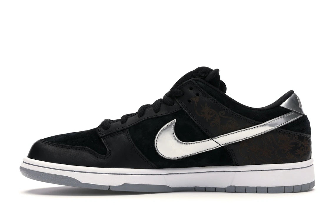 Nike SB Dunk Low Takashi 2