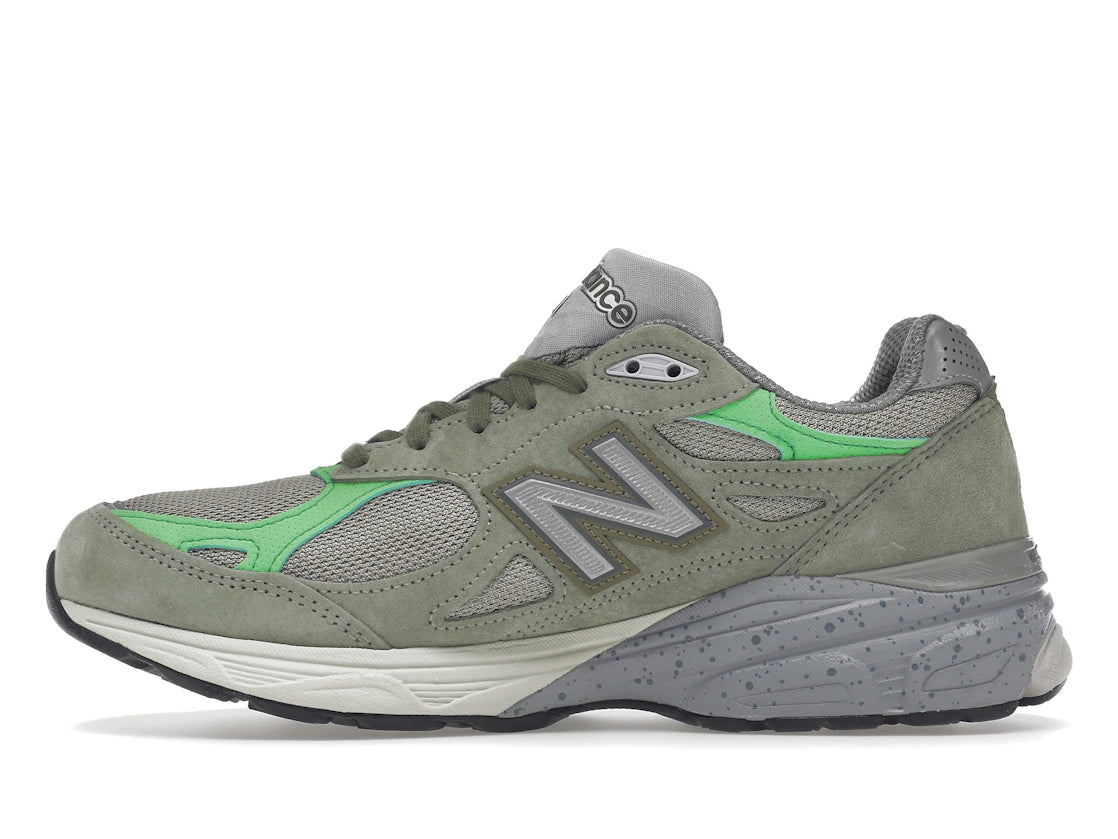 New Balance 990v3 MiUSA Patta Keep Your Family Close
