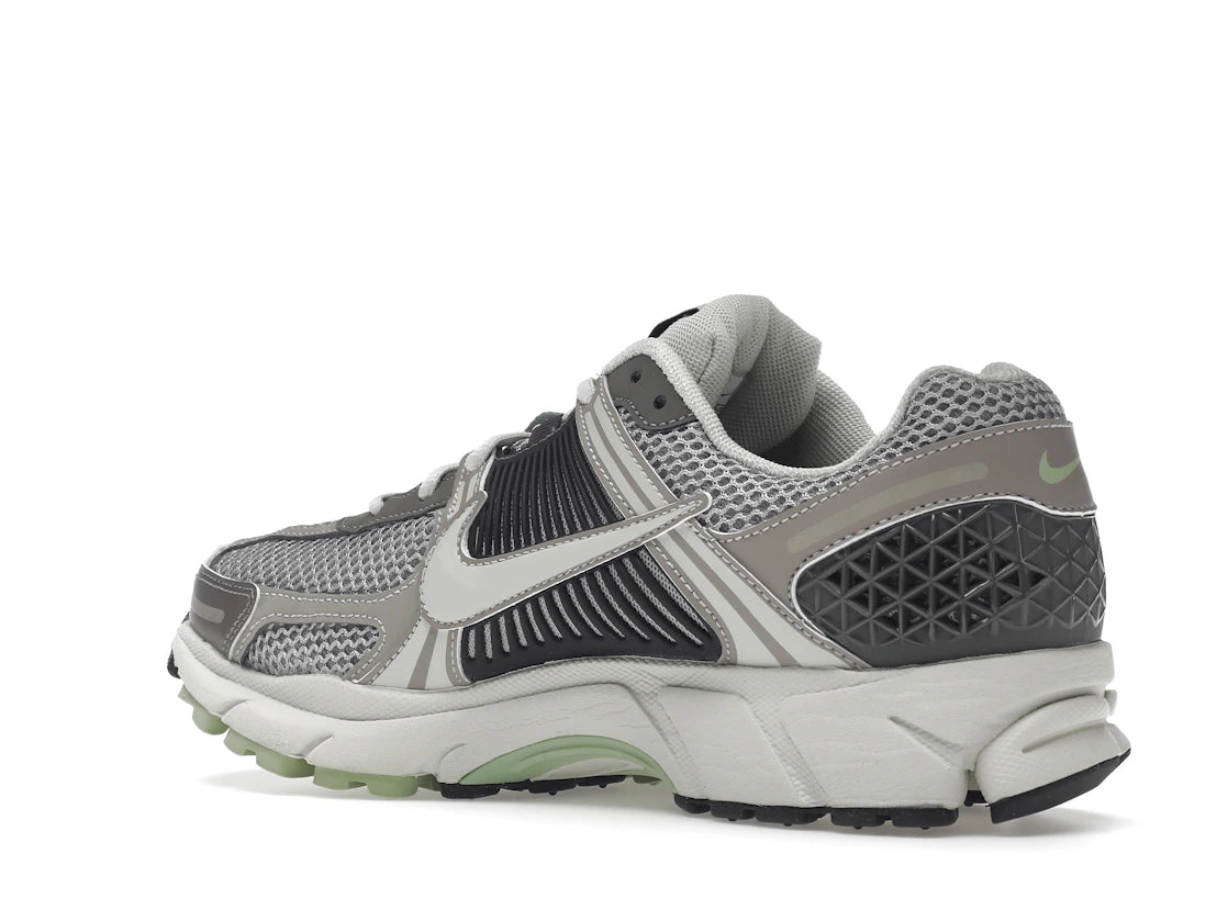Nike Zoom Vomero 5 Cobblestone Flat Pewter (Damen) - vue secondaire B