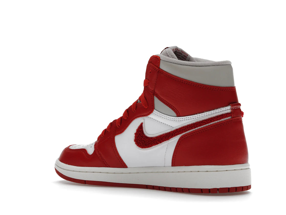 Jordan 1 Retro High OG Varsity Red (Women's) - vue secondaire B