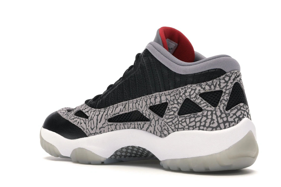 Jordan 11 Retro Low IE Black Cement - vue secondaire B