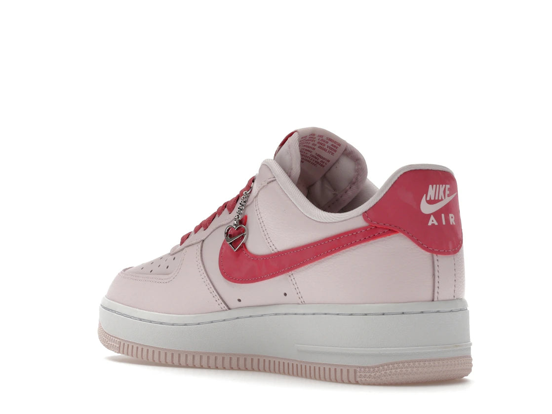 Nike Air Force 1 Low '07 Valentine's Day (2026) (Women's) - vue secondaire B