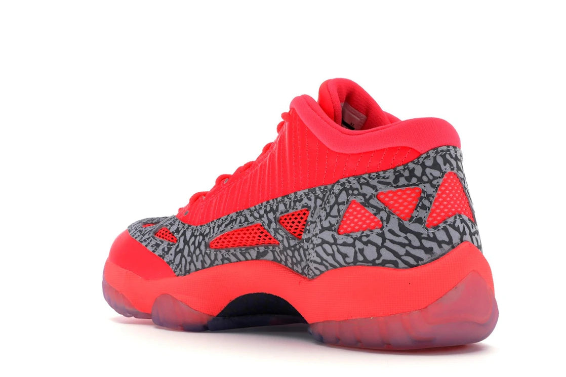 Jordan 11 Retro Low IE Flash Crimson - vue secondaire B