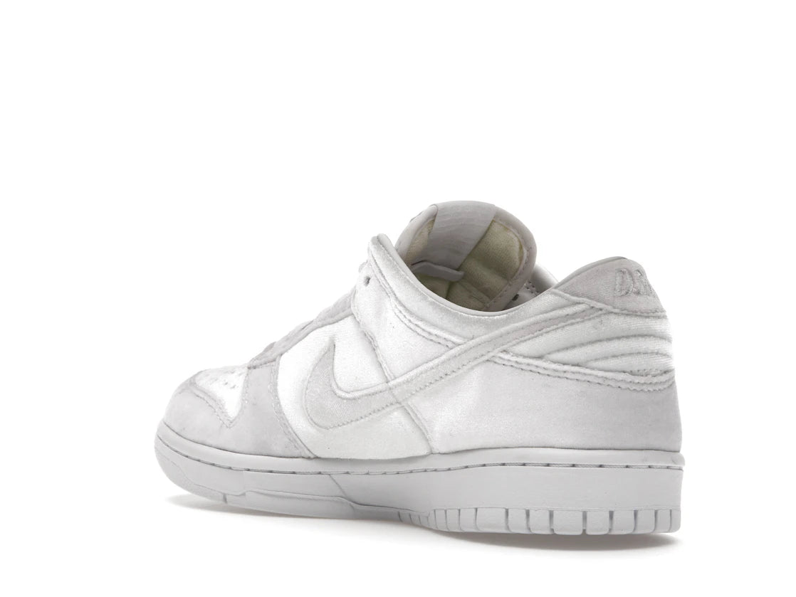 Nike Dunk Low Dover Street Market Triple White Velvet - vue secondaire B