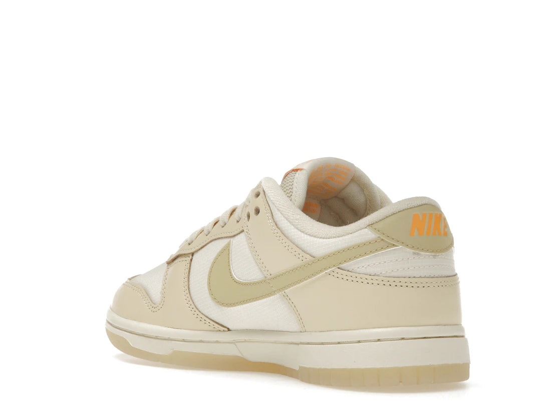 Nike Dunk Low Team Gold (Women's) - vue secondaire B