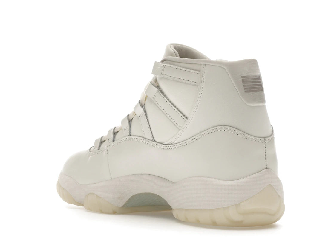 Jordan 11 Retro Pearl (Women's) - vue secondaire B