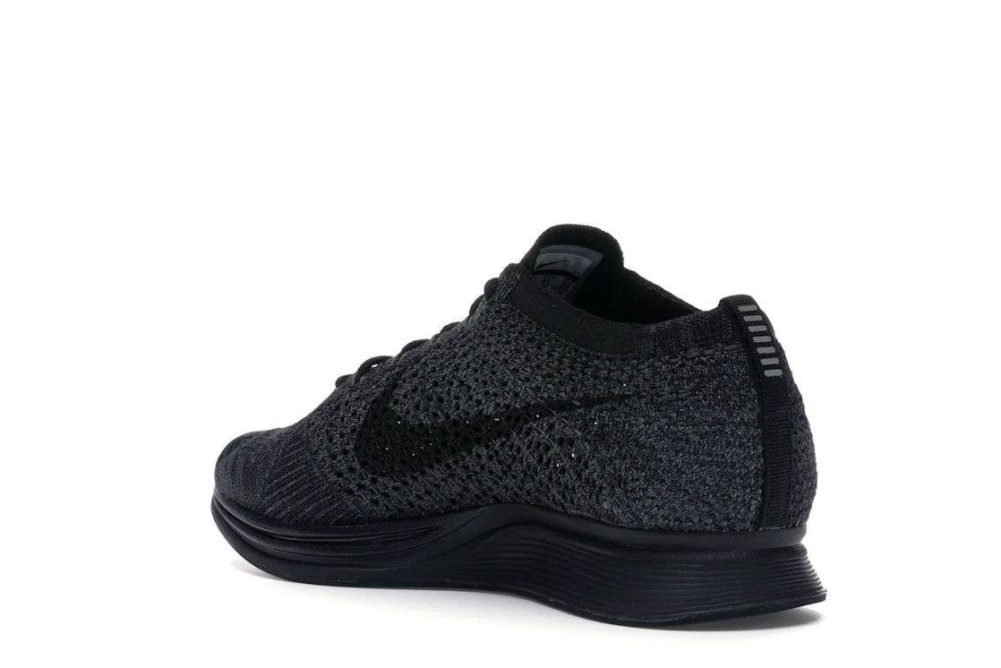 Nike Flyknit Racer Triple Black - vue secondaire B