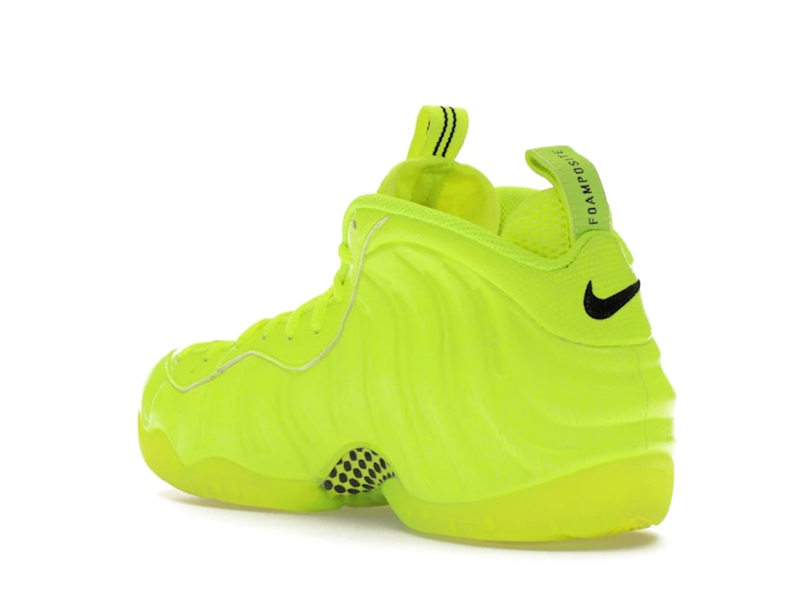 Nike Air Foamposite Pro Volt (2021) - vue secondaire B