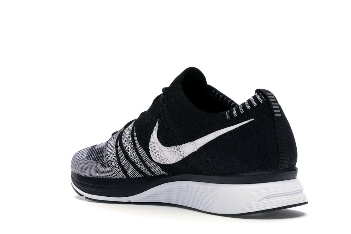 Nike Flyknit Trainer Oreo - vue secondaire B