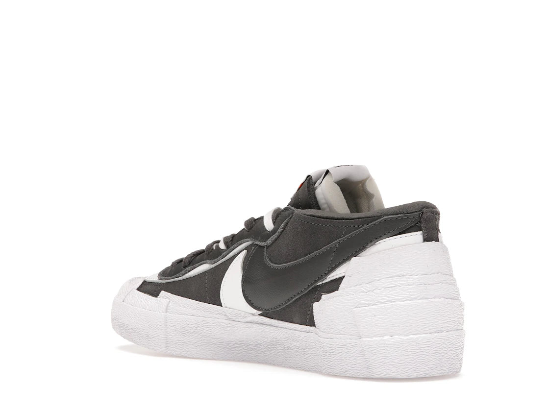 Nike Blazer Low sacai Iron Grey - vue secondaire B