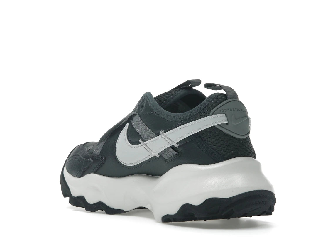 Nike TC 7900 Anthracite Platinum Tint Smoke Grey Metallic Platinum (Women's) - vue secondaire B