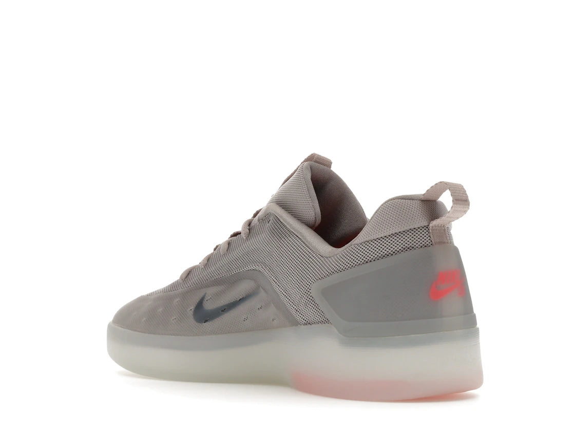 Nike SB Zoom Nyjah 4 College Grey Bright Crimson - vue secondaire B