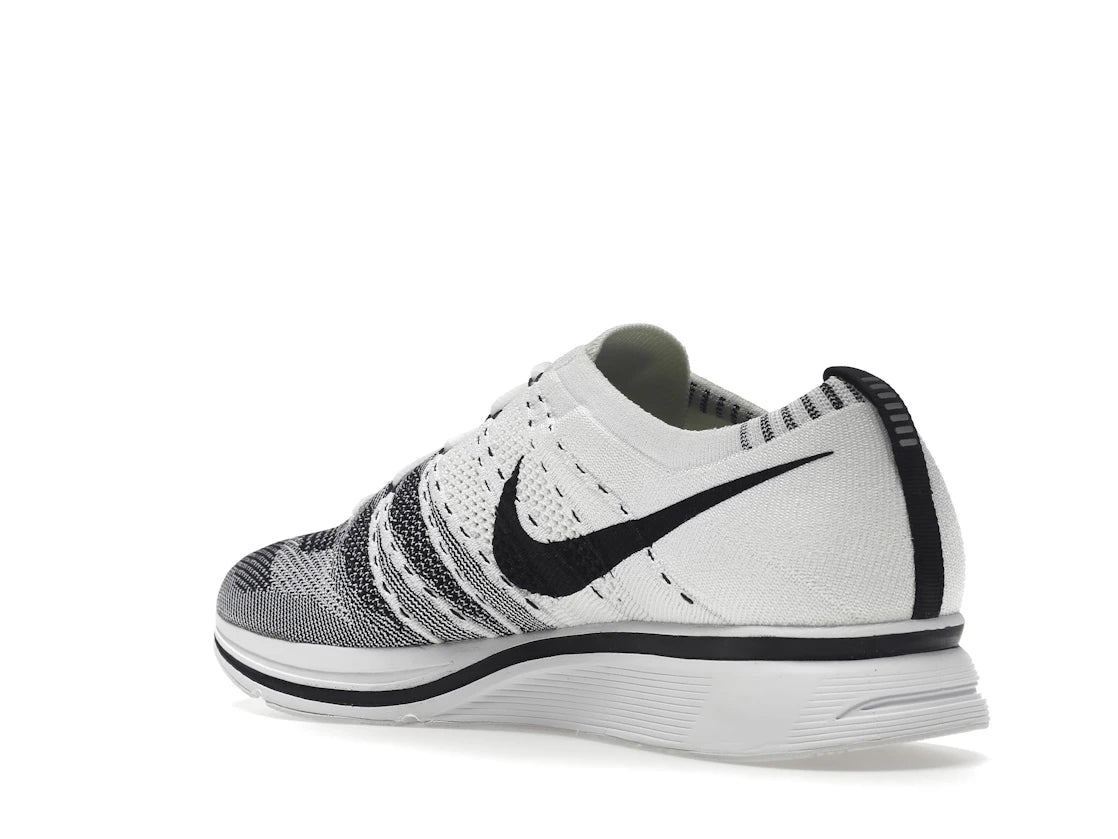Nike Flyknit Trainer White Black - vue secondaire B