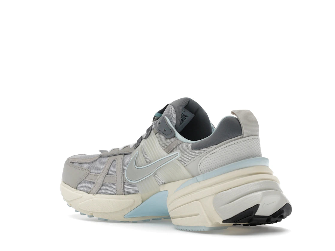 Nike V2K Run Light Bone Metallic Platinum (Women's) - vue secondaire B
