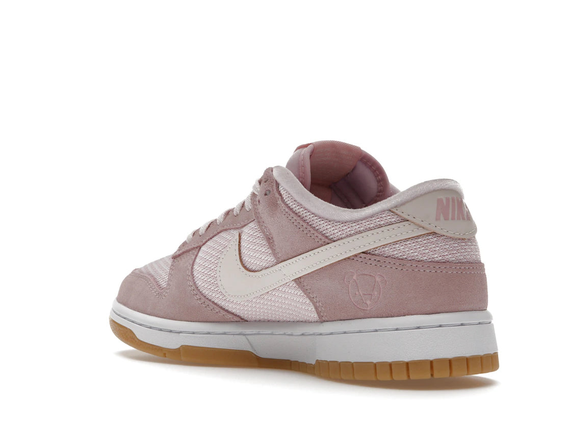 Nike Dunk Low Teddy Bear (Women's) - vue secondaire B