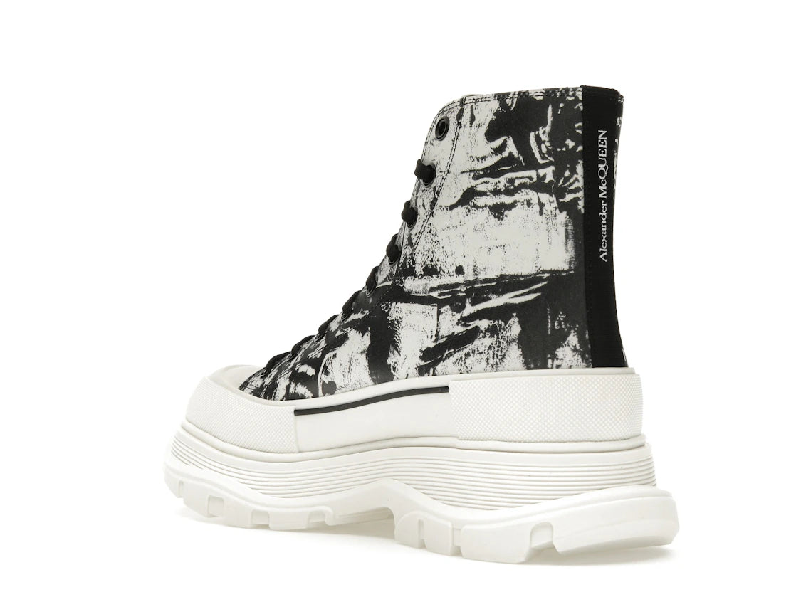 Alexander McQueen Graffiti Tread Slick Boot White Black (Women's) - vue secondaire B