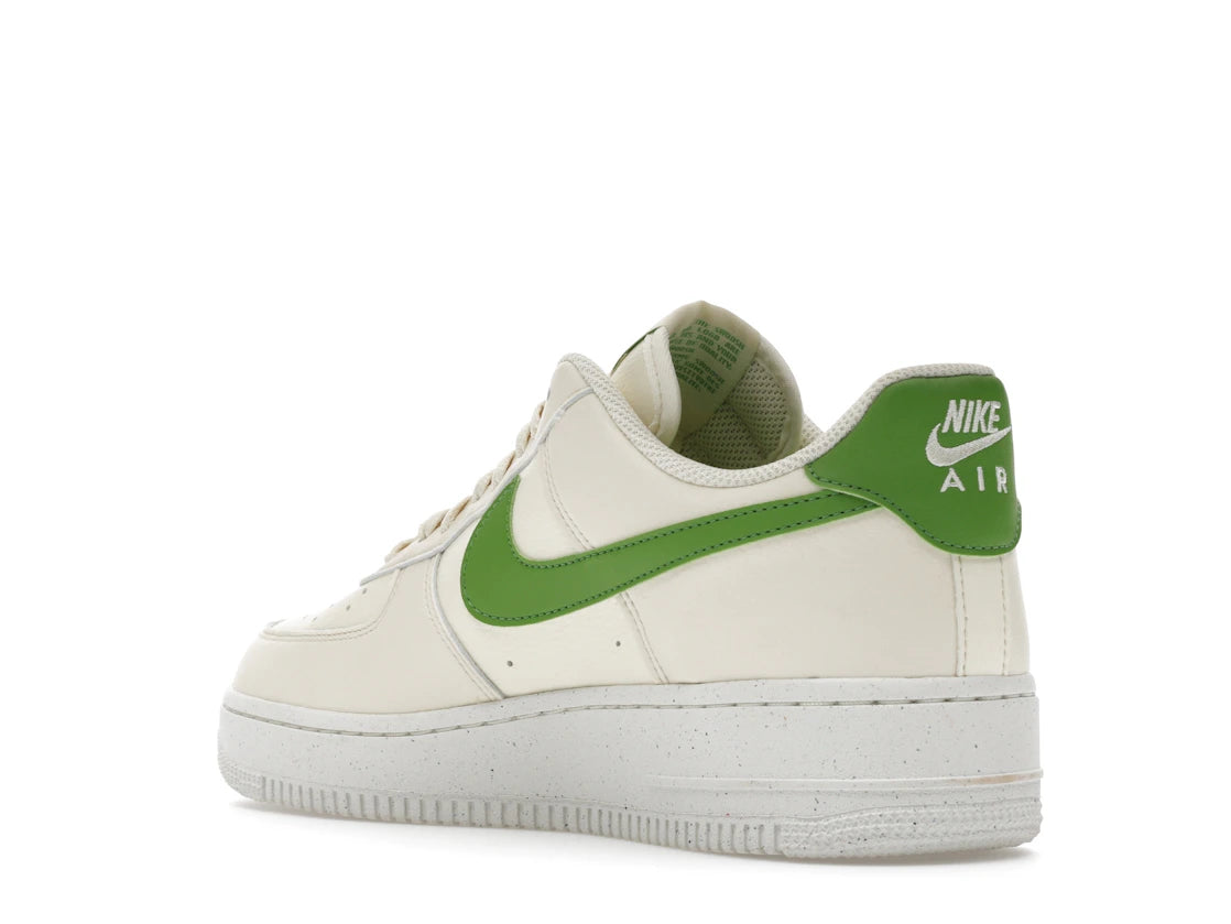 Nike Air Force 1 Low '07 SE Coconut Milk Chlorophyll (Women's) - vue secondaire B