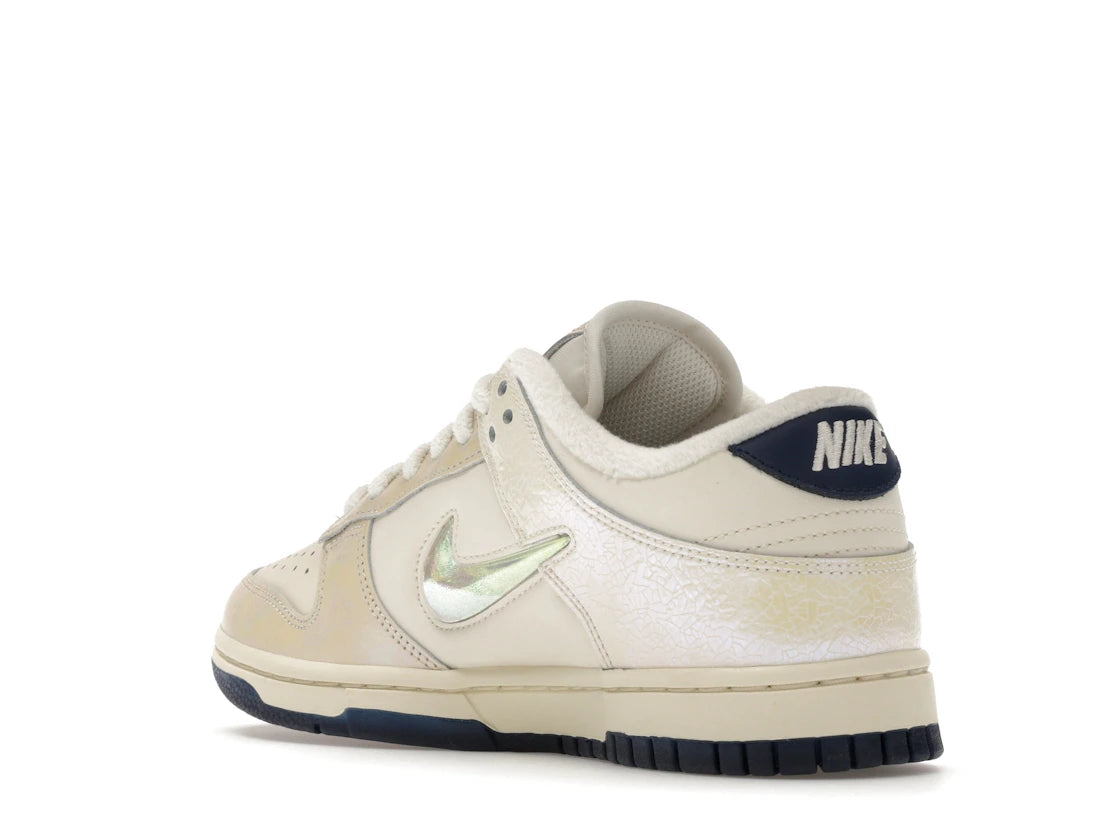 Nike Dunk Low Metallic Jewel Swoosh Sail (Women's) - vue secondaire B