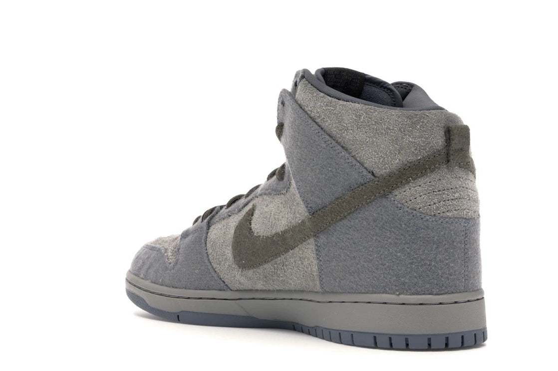 Nike SB Dunk High Tauntaun - vue secondaire B