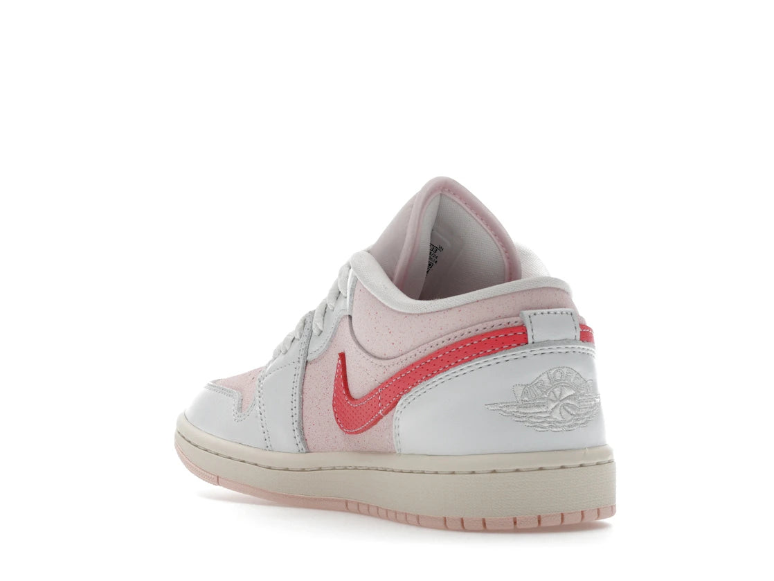 Jordan 1 Low SE Strawberry Milkshake (Women's) - vue secondaire B
