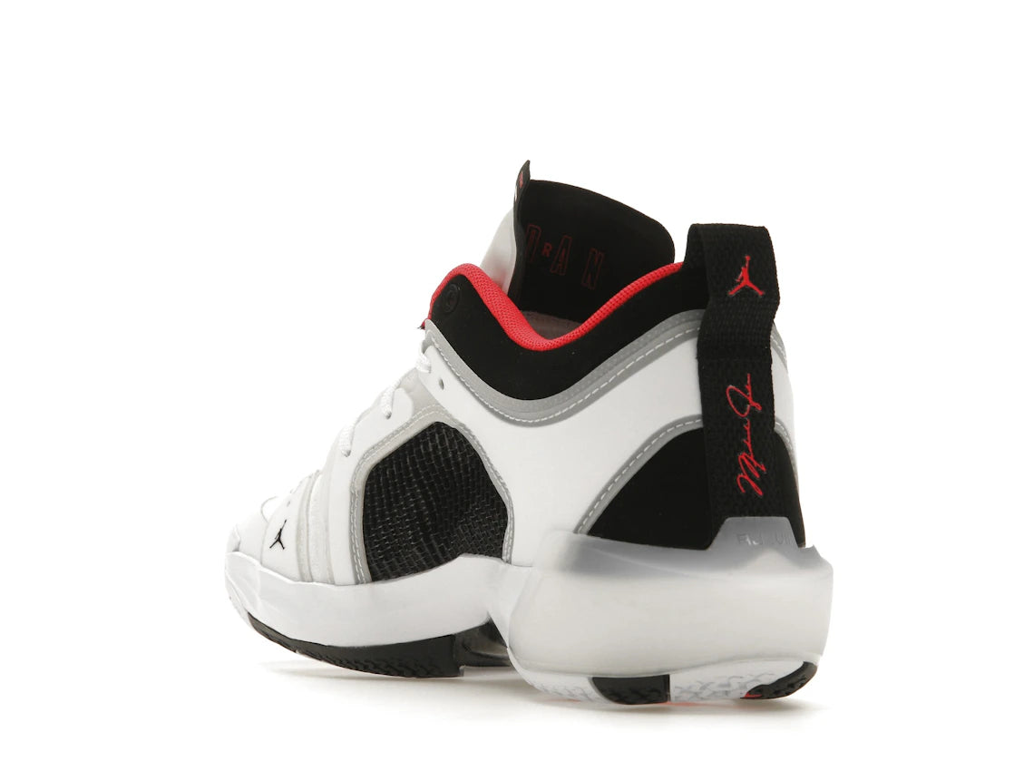 Jordan 37 Low Siren Red - vue secondaire B