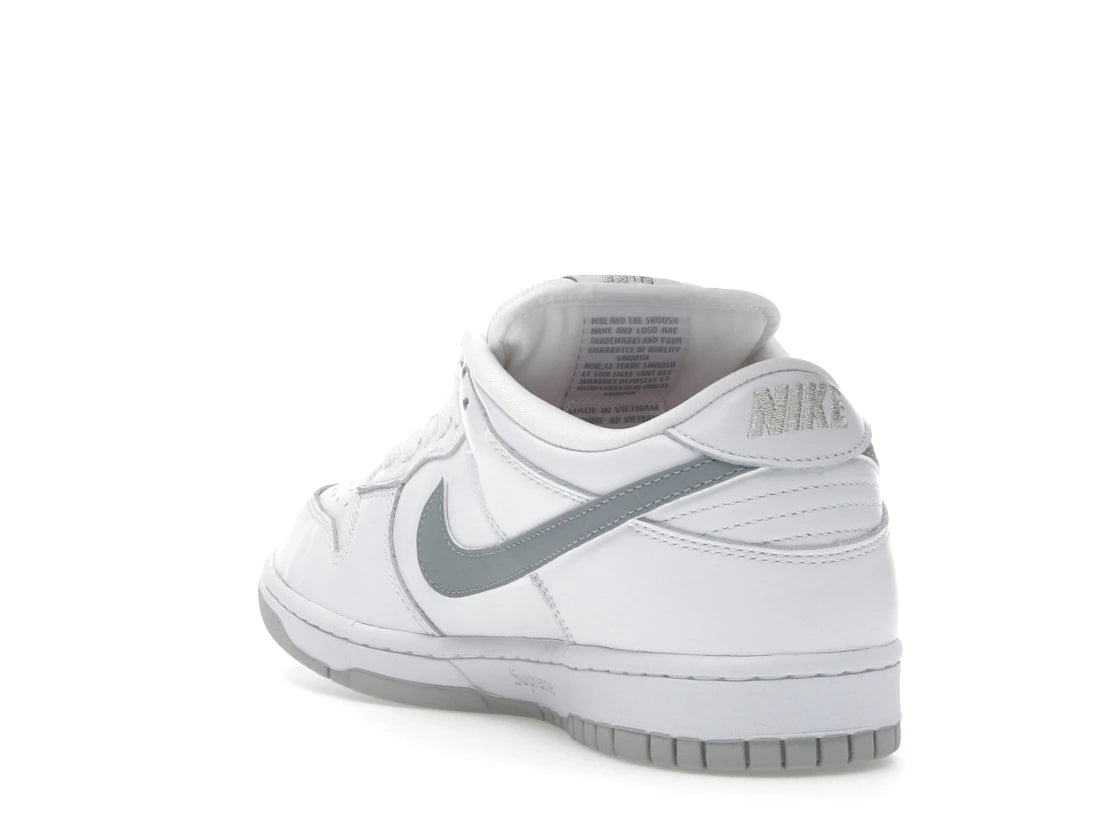 Nike SB Dunk Low Supreme 94 White Metallic Silver - vue secondaire B