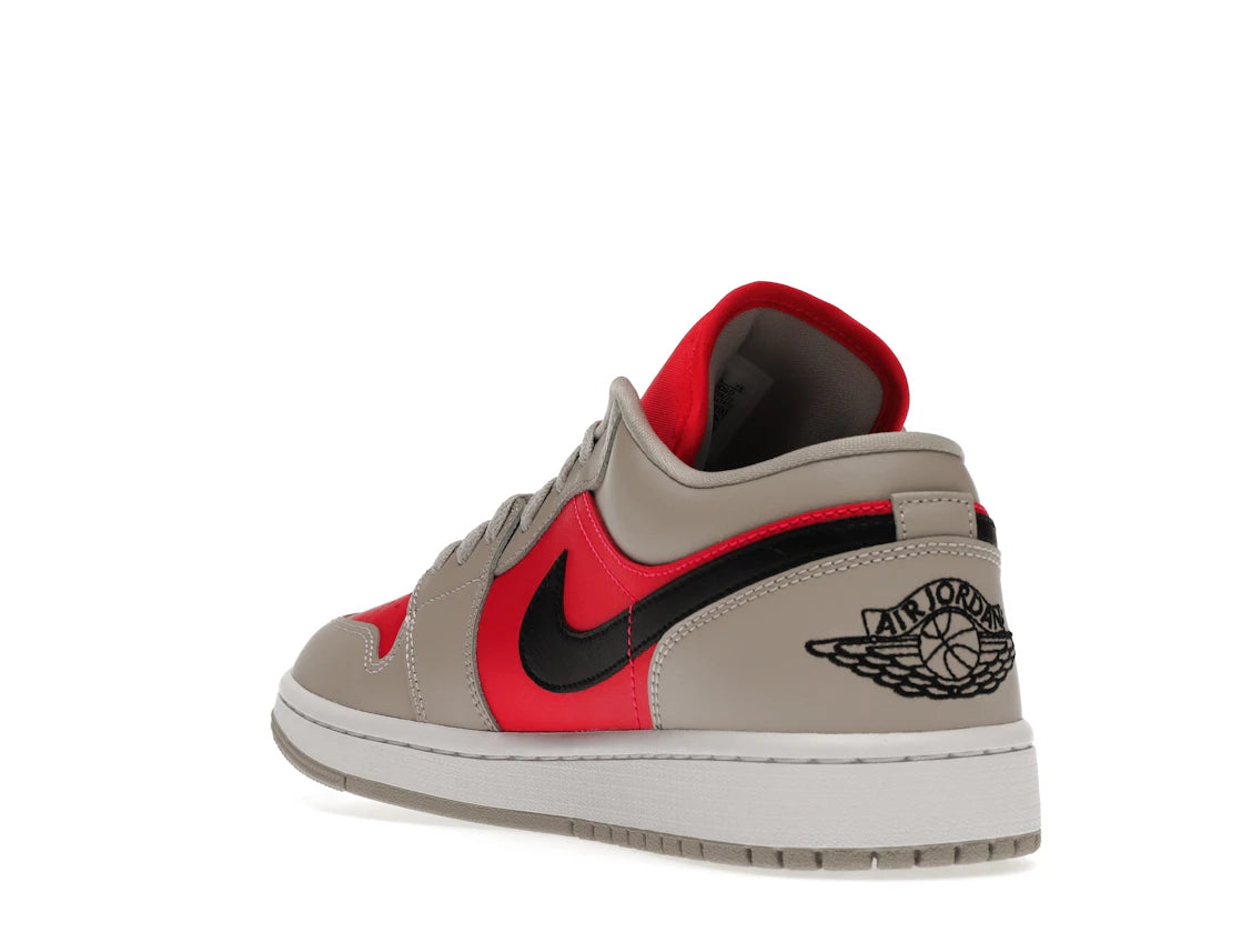 Jordan 1 Retro Low Light Iron Ore Siren Red (Women's) - vue secondaire B