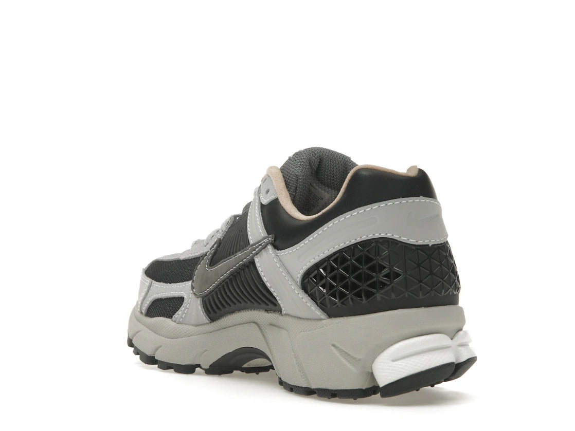 Nike Zoom Vomero 5 Dunkelgrau Vachetta - vue secondaire B