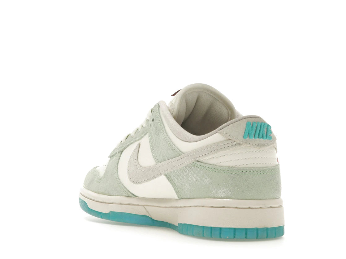 Nike Dunk Low LX Year of the Dragon (2024) - vue secondaire B