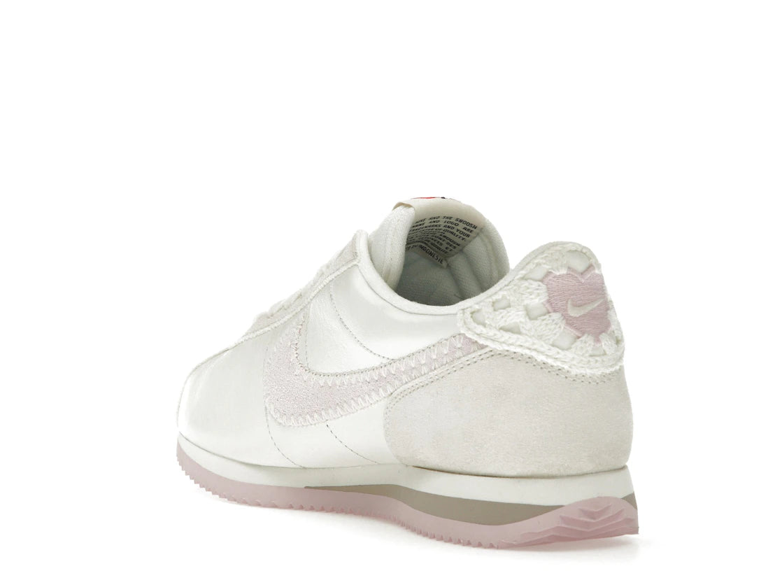 Nike Cortez Valentine's Day (2025) (Women's) - vue secondaire B