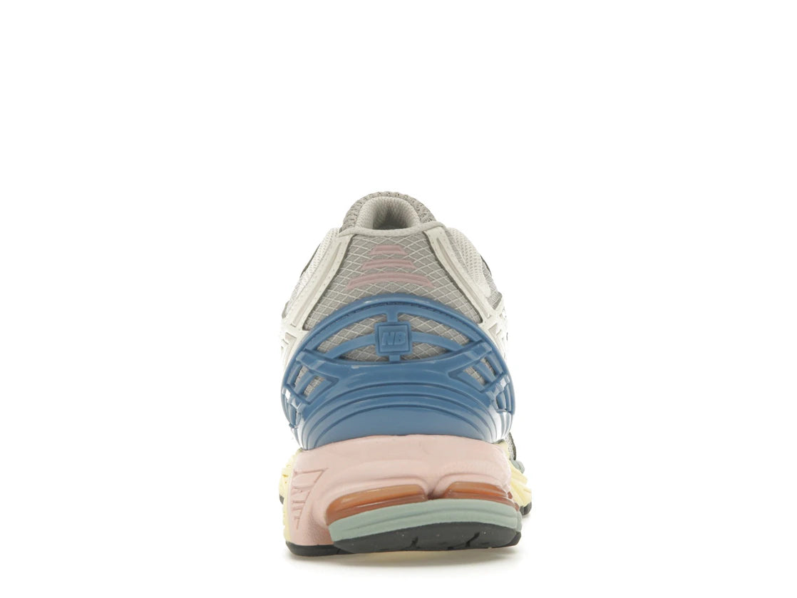 New Balance 1906U Mondneujahr