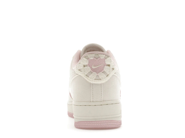 Nike Air Force 1 Low Valentinstag (2025) (Damen)