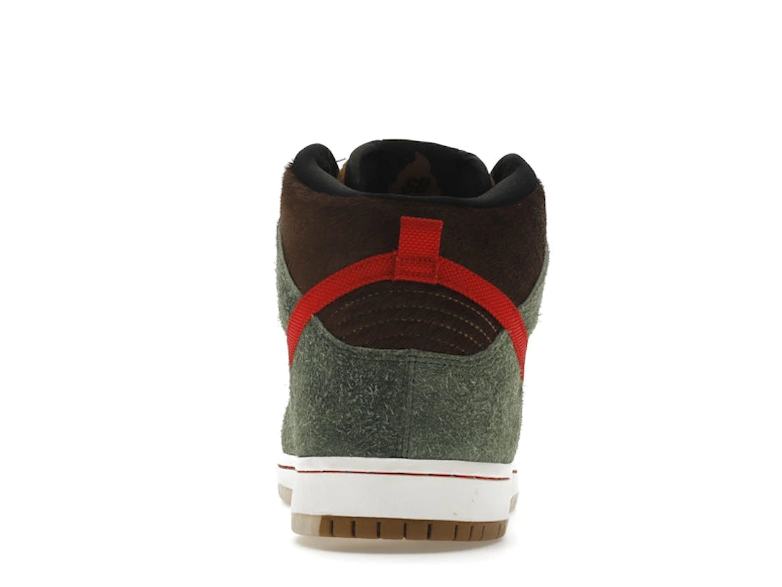 Nike SB Dunk High Dog Walker