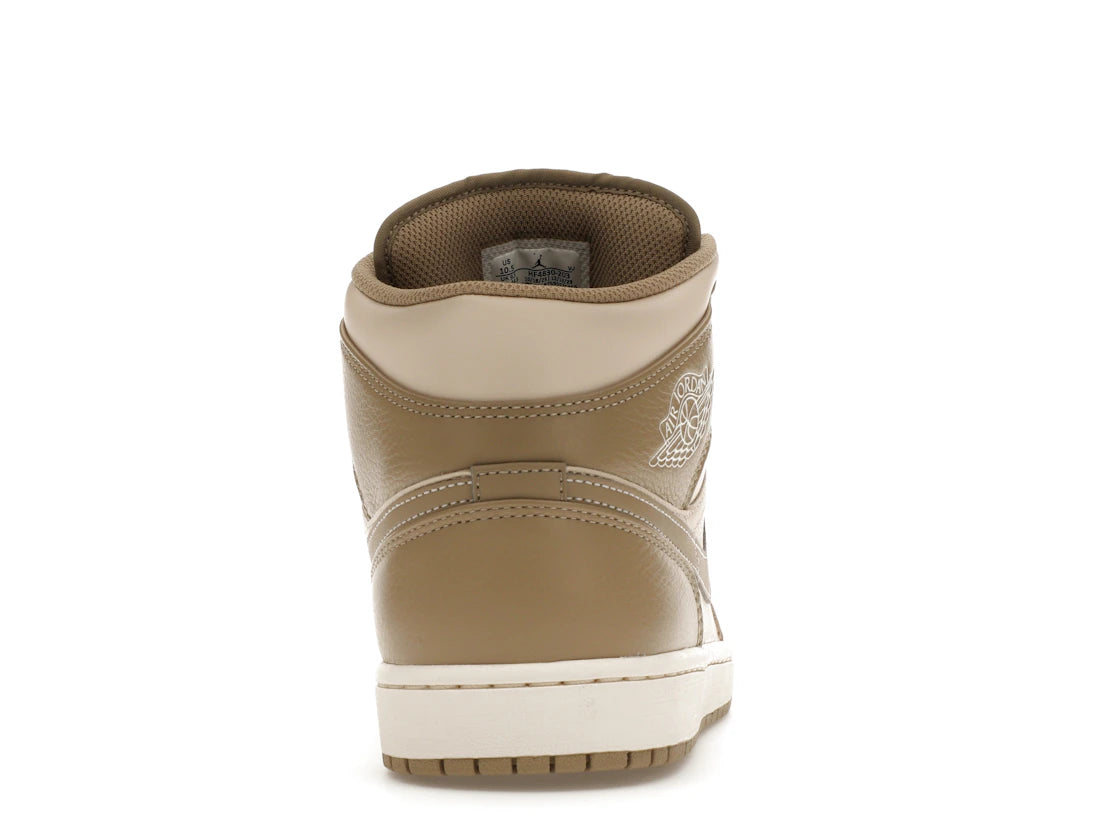 Jordan 1 Mid Legend Hellbraun