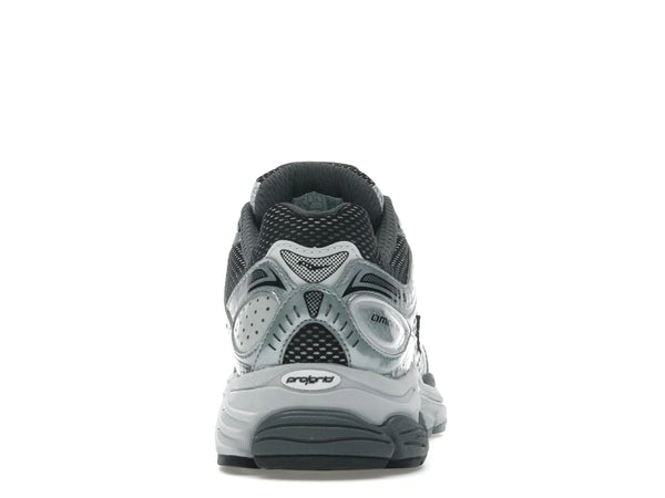 Saucony ProGrid Omni 9 Microchip