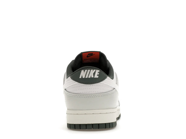 Nike Dunk Low Retro SE Photon Dust Vintage Green