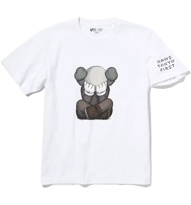 KAWS x Uniqlo Tokyo First Mori Arts Gallery Exclusive Tee (Asia Sizing) White - vue 360