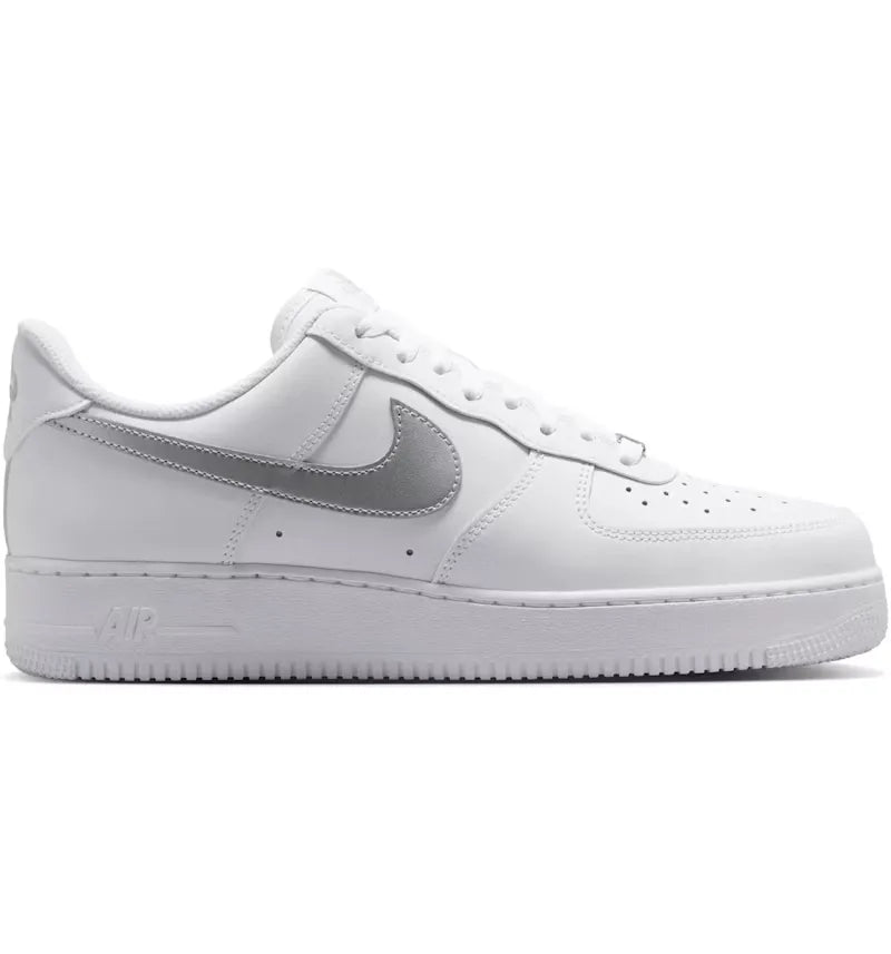 Nike Air Force 1 Low '07 White Metallic Silver - vue 360