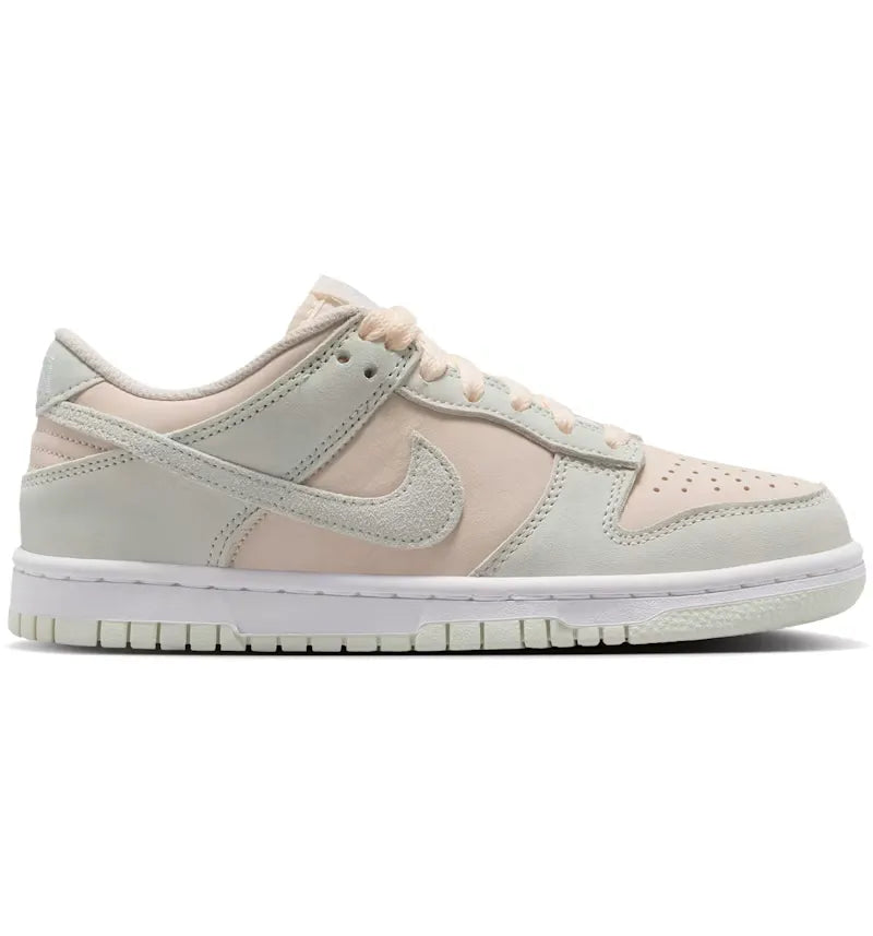 Nike Dunk Low Suede Chalk Barely Green (GS) - vue 360