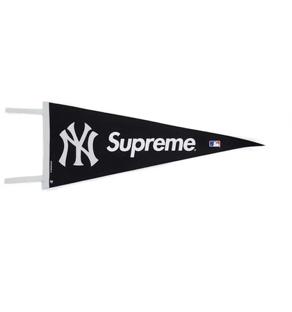 Supreme Yankees Pennant Navy - authentic Supreme product